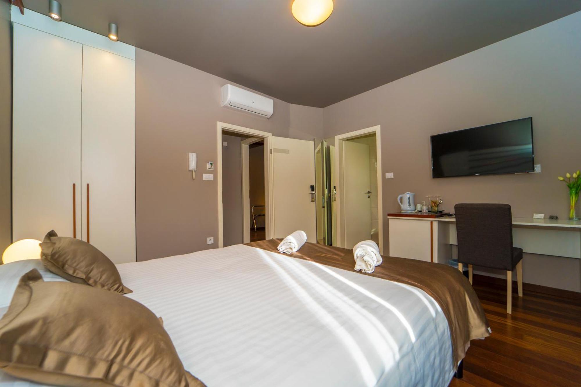 Luxury Rooms And Apartment Silente Bacvice Split Ngoại thất bức ảnh