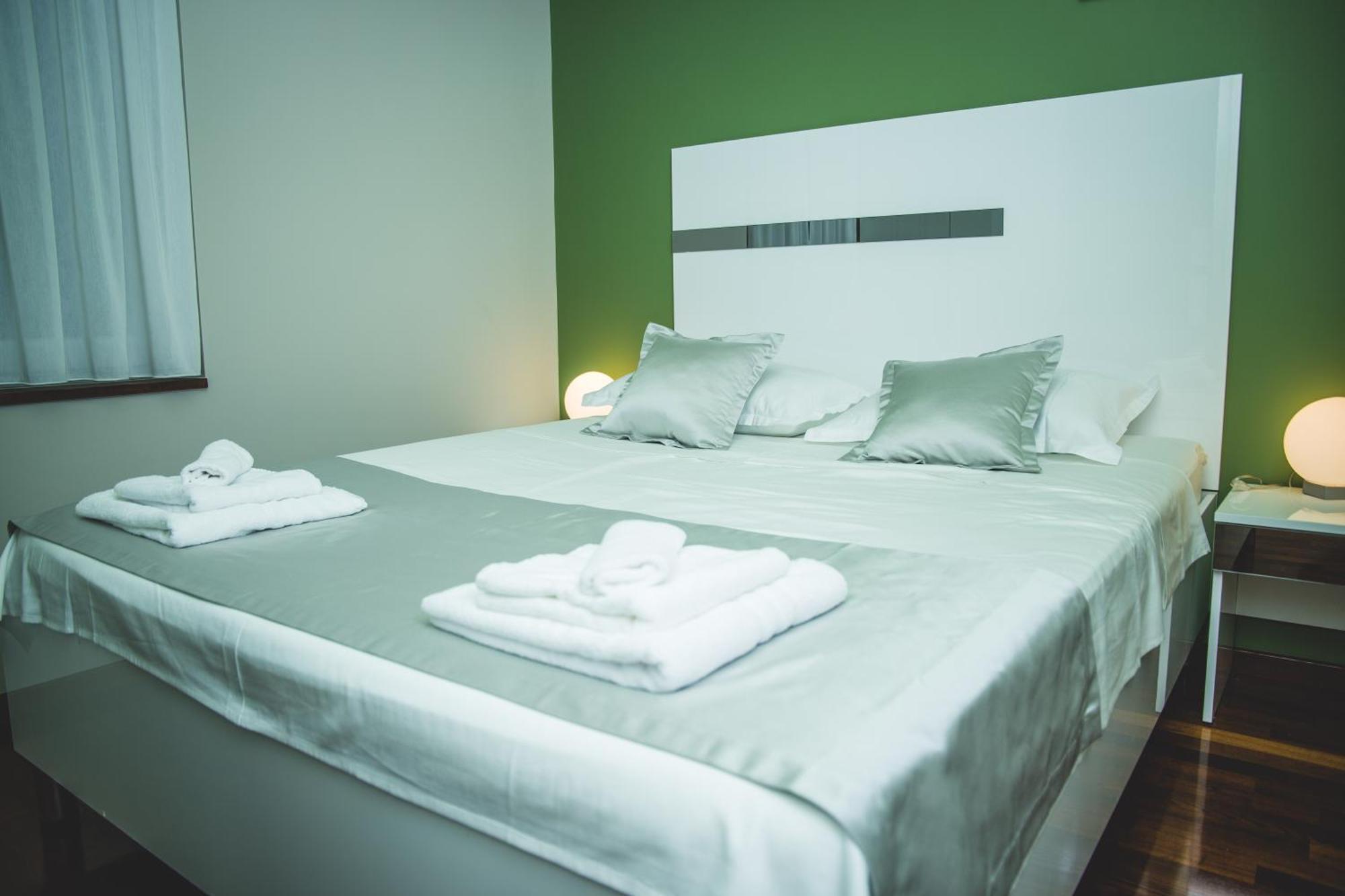 Luxury Rooms And Apartment Silente Bacvice Split Ngoại thất bức ảnh